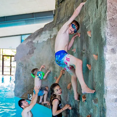 بيت للعطل Cozy 2-person Apartment- Type 8 *