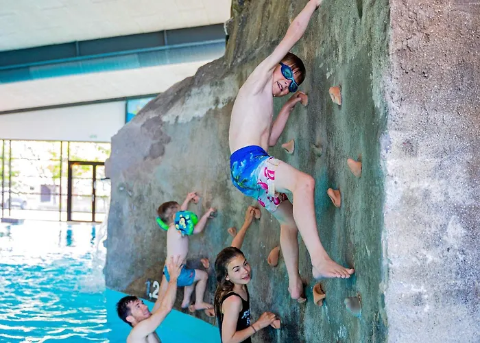 بيت للعطل Cozy 2-person Apartment- Type 8 *